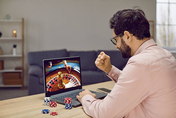 How Online Casinos Are Redefining Destination Entertainment